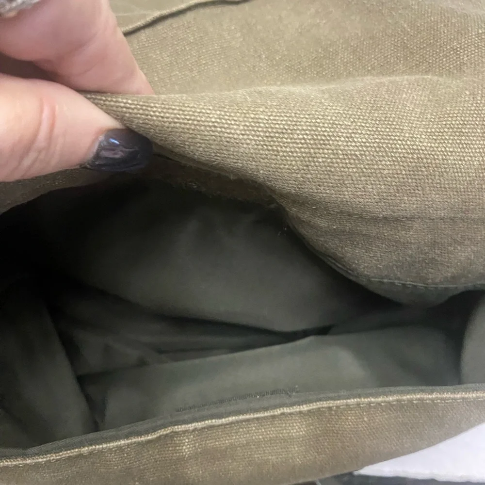 Calvin Klein Men’s Army Green Messenger Bag - Picture 5 of 14